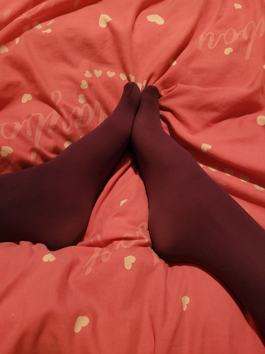 Sissy Stephanie (Stephie Lou) wearing my favourite colour purple & showing feet. Kik: frillymaid5 #WIQFFLzk