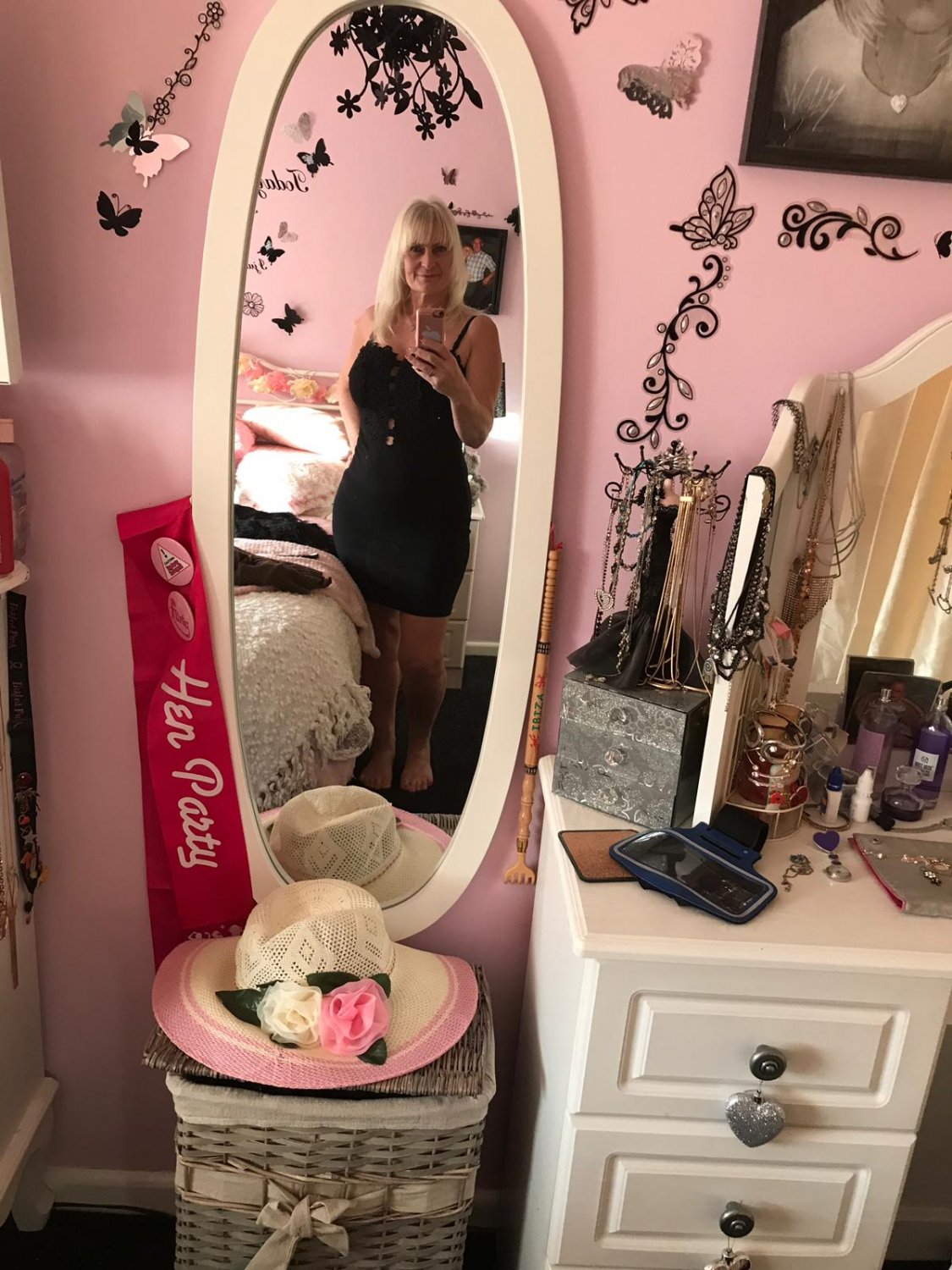 Blonde British Milf #Pw8fbM38