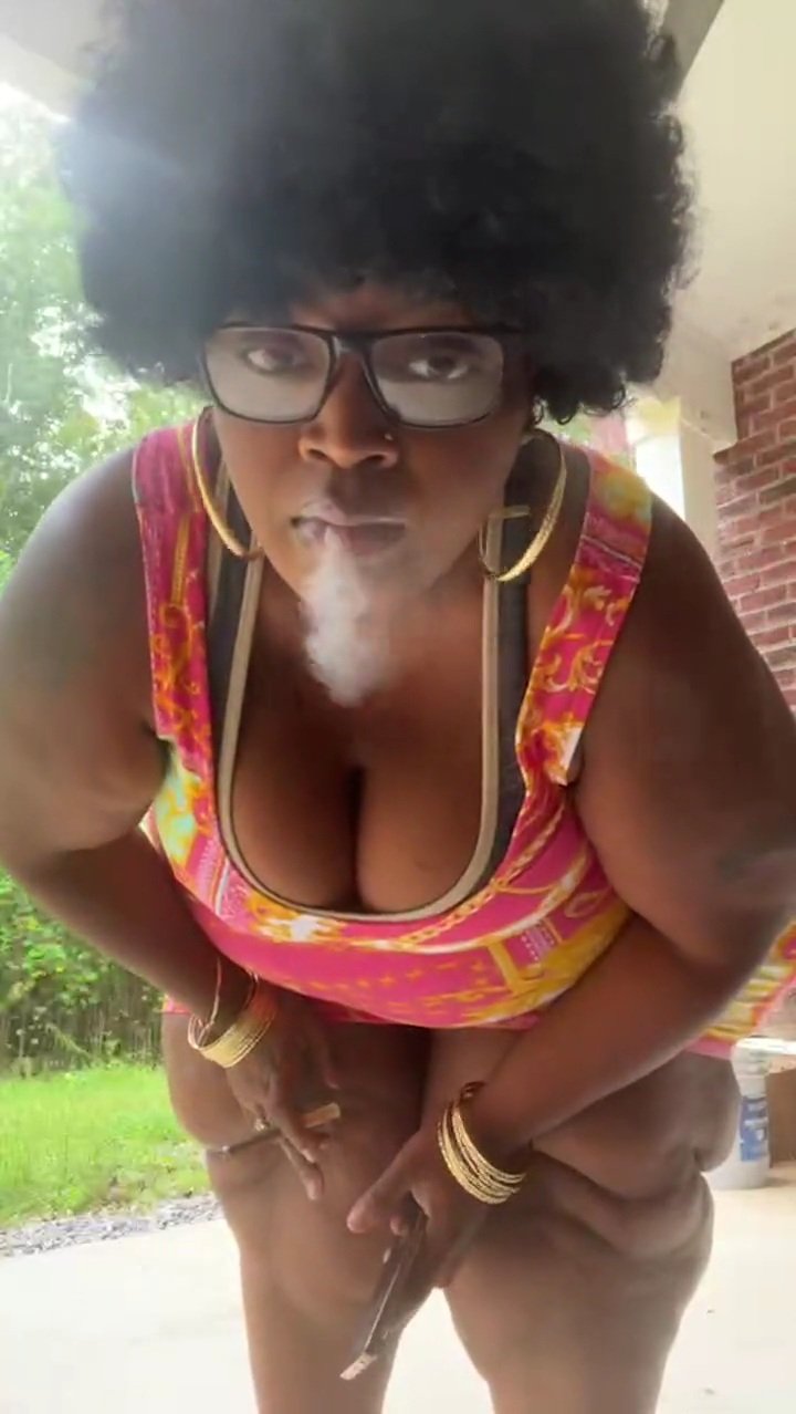 Ssbbw legend BIGG LIZZ showing off #IYRyFDij