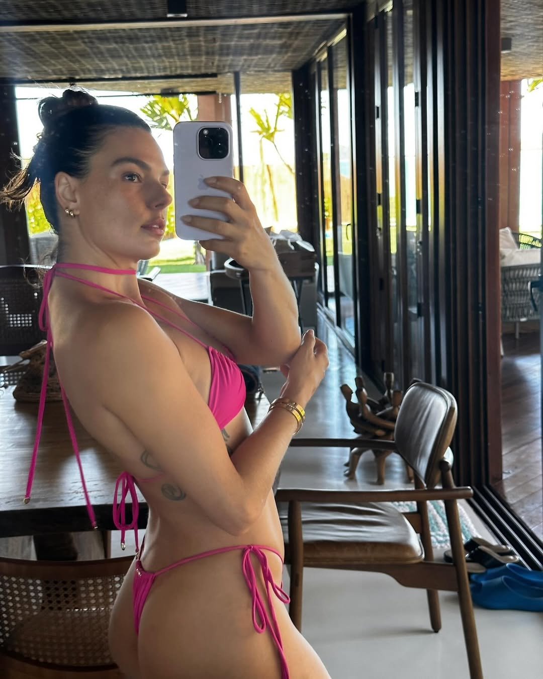 Isis Valverde #0EnqBJZE