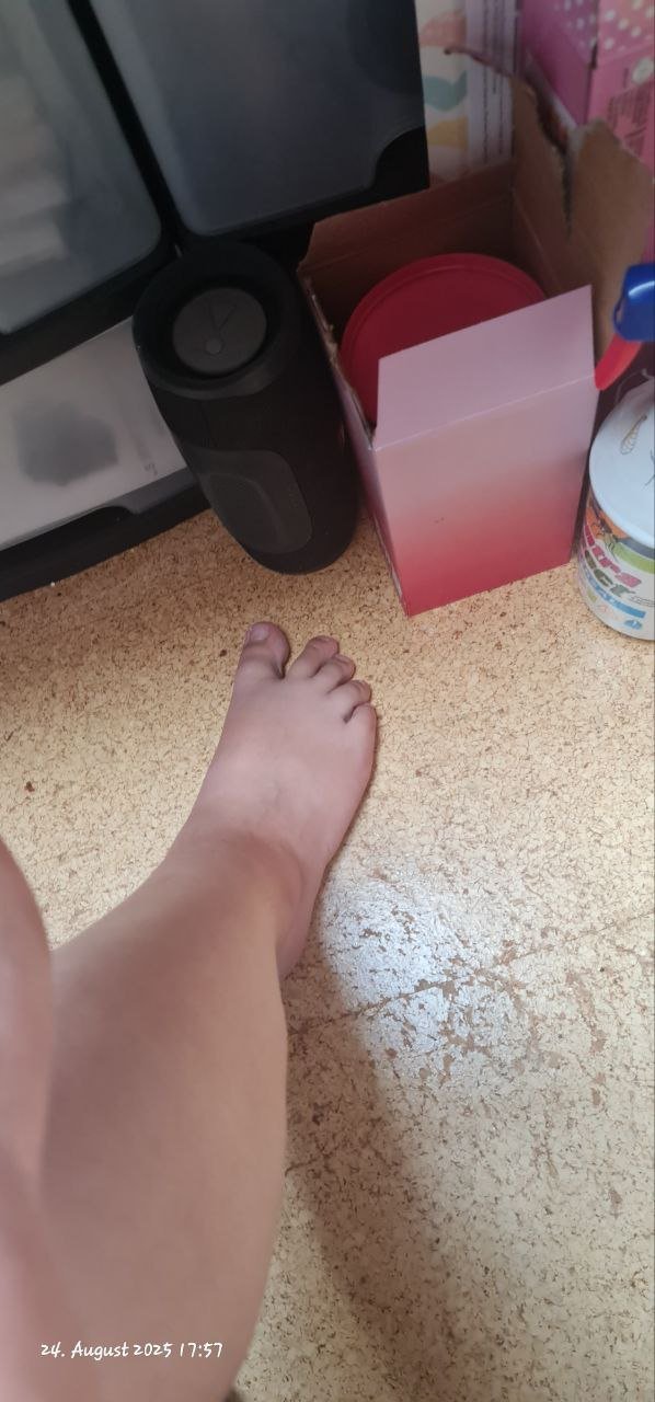 Anna-Maria Lindel, meine Hurenfüsse gehören eigentlich in hohe High-Heels #4H1MSok5