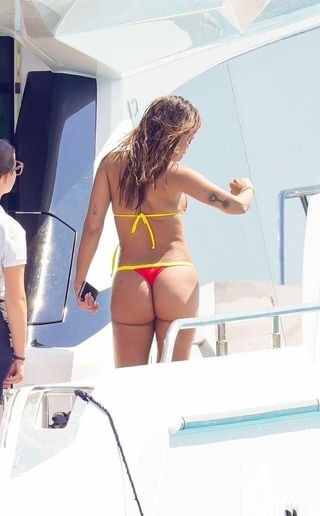 Anitta #vLTeMEtk